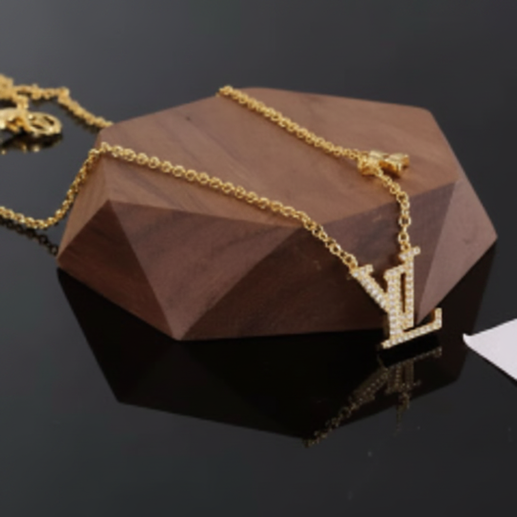 Motif Necklace