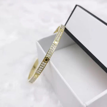 💎 Love Bangle