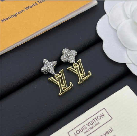 Star studded EARRINGS