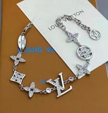 Motif Bracelet